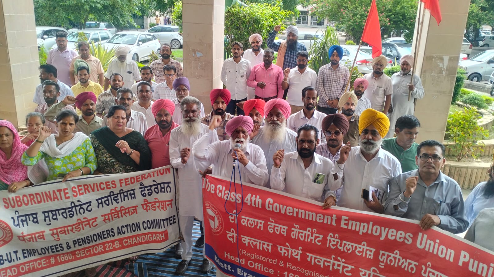 Fourth grade employees in government and semi-government departments appealed to their colleagues to provide all possible help to the flood victims — Darshan Lubana